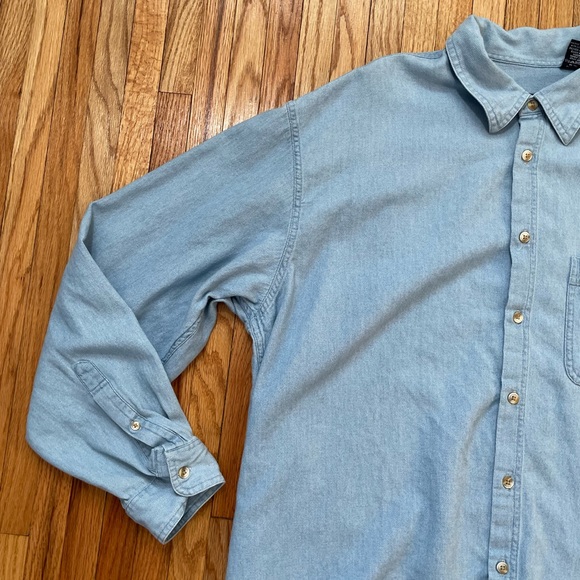 IZOD Light Chambray Buttondown - Picture 5 of 9